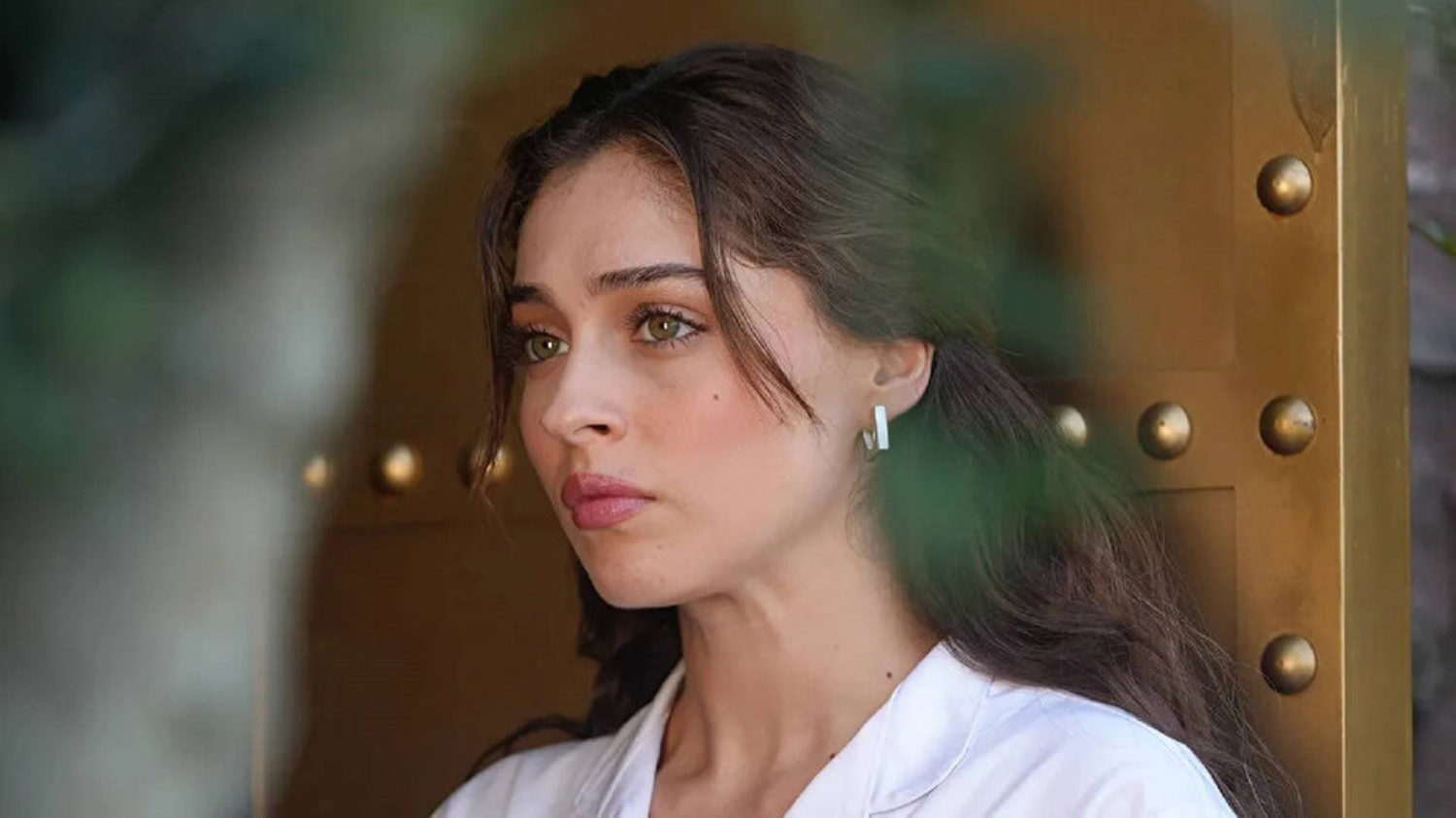 Cemre Baysel göğsündeki kitleyi aldırdı